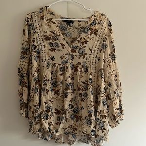 American Eagle flowy top